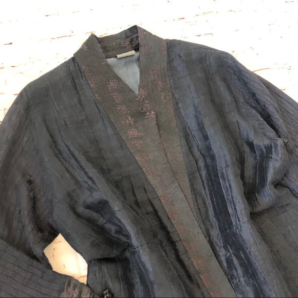 Exotic silk jacket - Picture 3 of 8